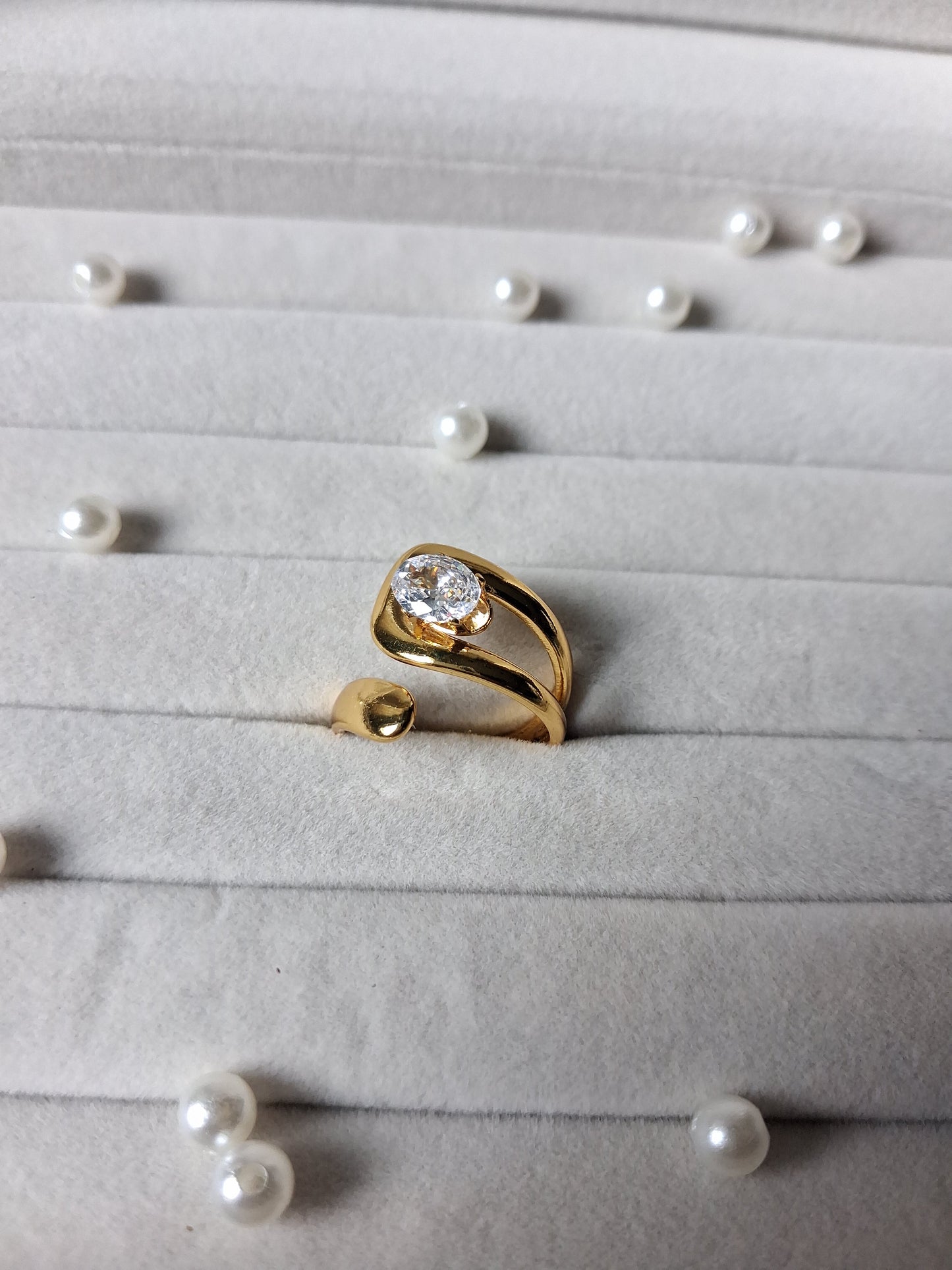 Suha Crystal AntiTarnish Adjustable Ring