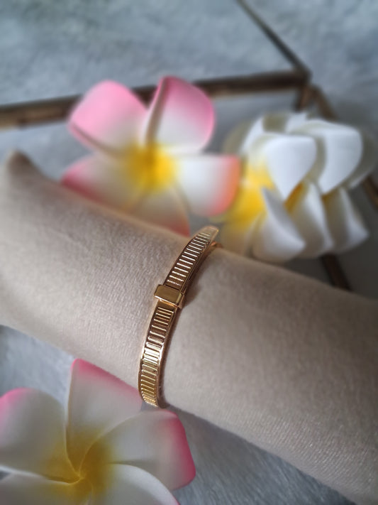 Belt Patterned AntiTarnish Thin wrist bracelet