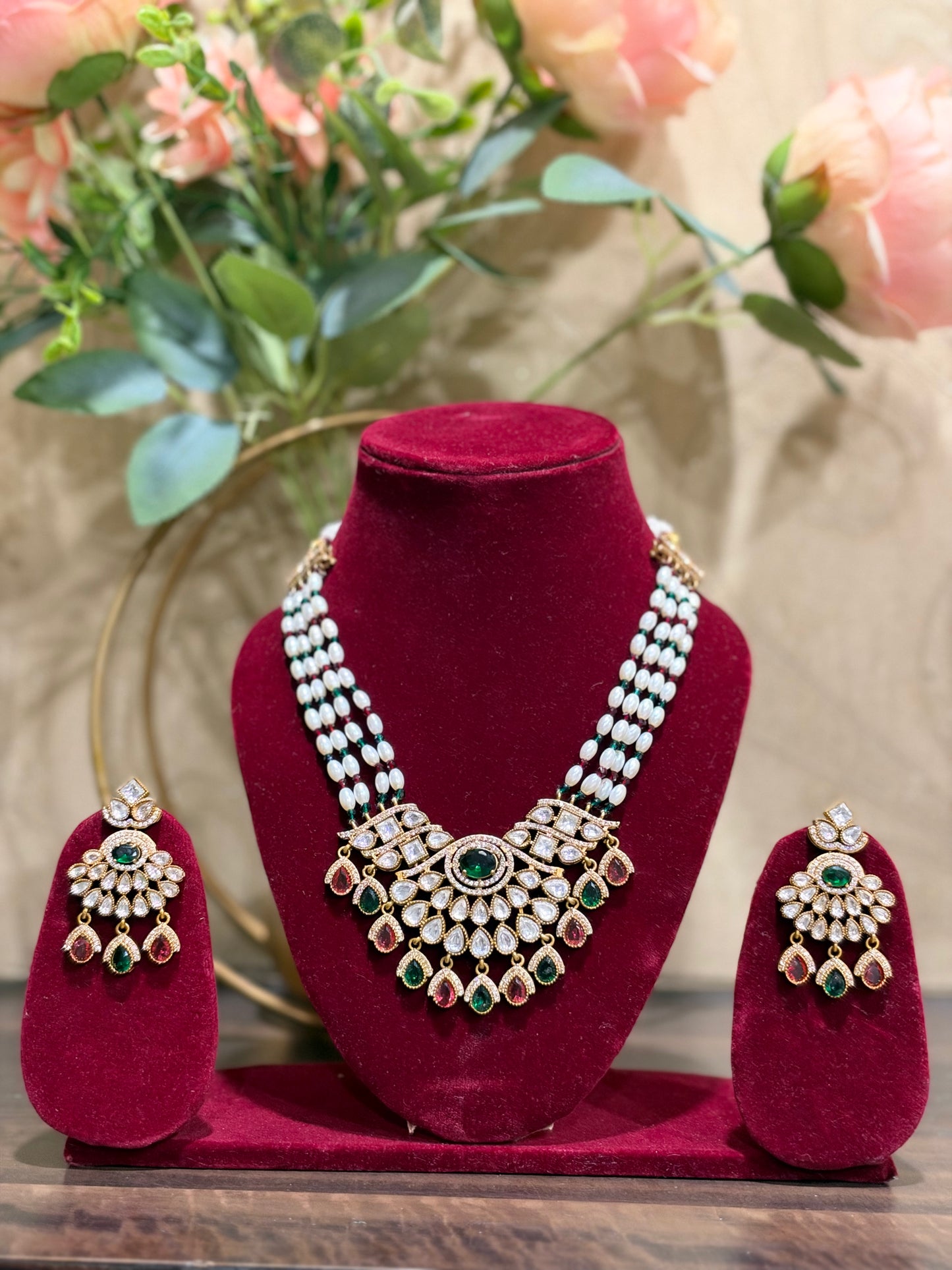 Sunheri Moti Kundan Necklace set