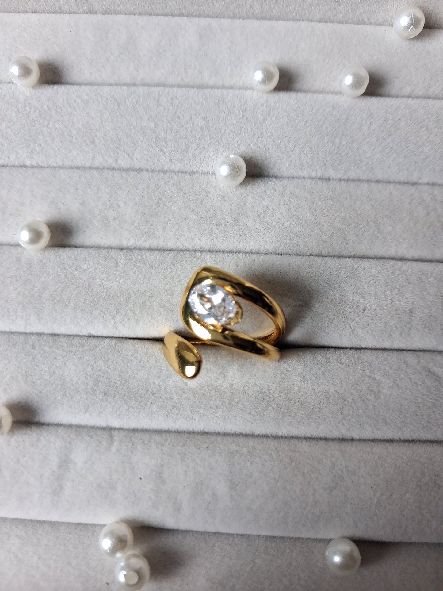 Suha Crystal AntiTarnish Adjustable Ring