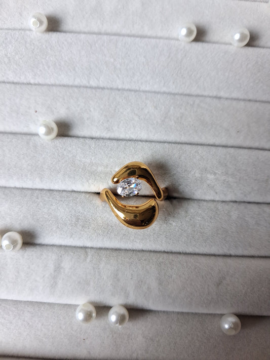 Ying Yang Crystal AntiTarnish Adjustable Ring