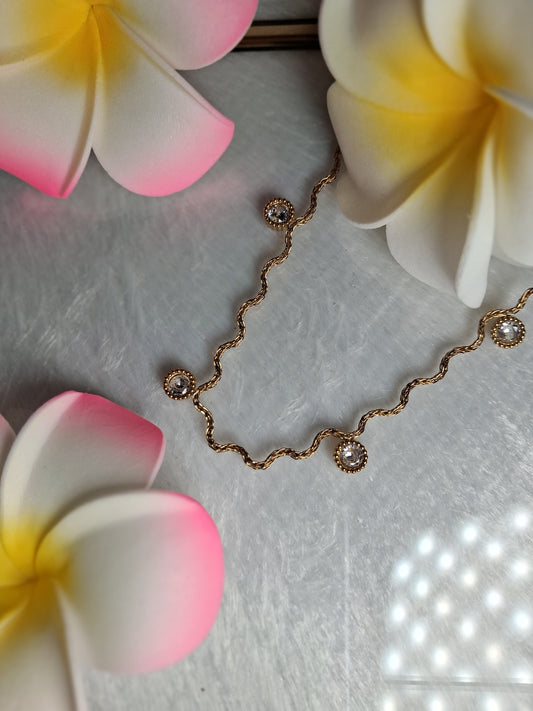 Wavy Crystal Overall neckchain