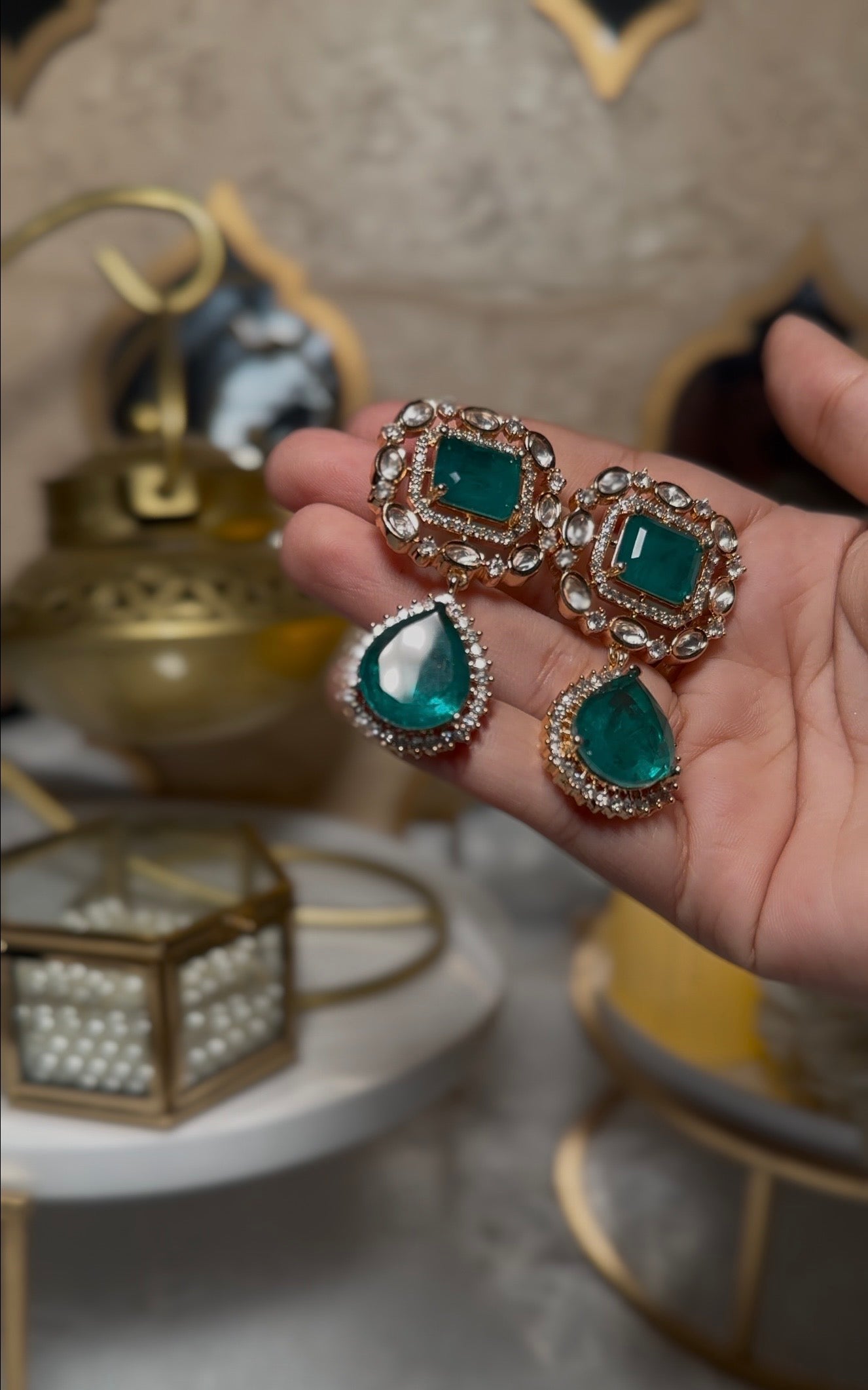 Emerald pendant set