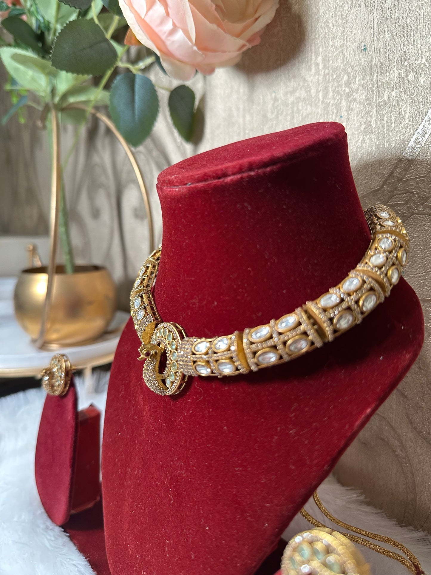 Kalpna Kundan Hasli Necklace