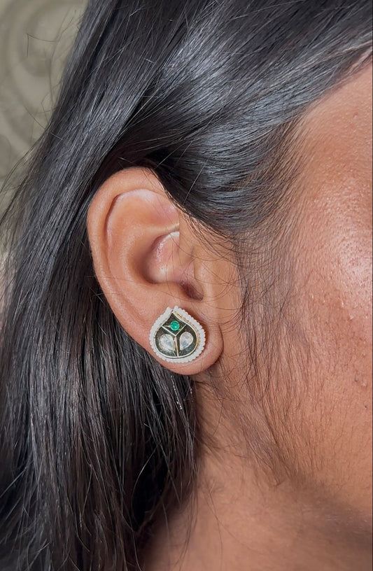 Kuhu Kundan Piroyi Stud Earrings