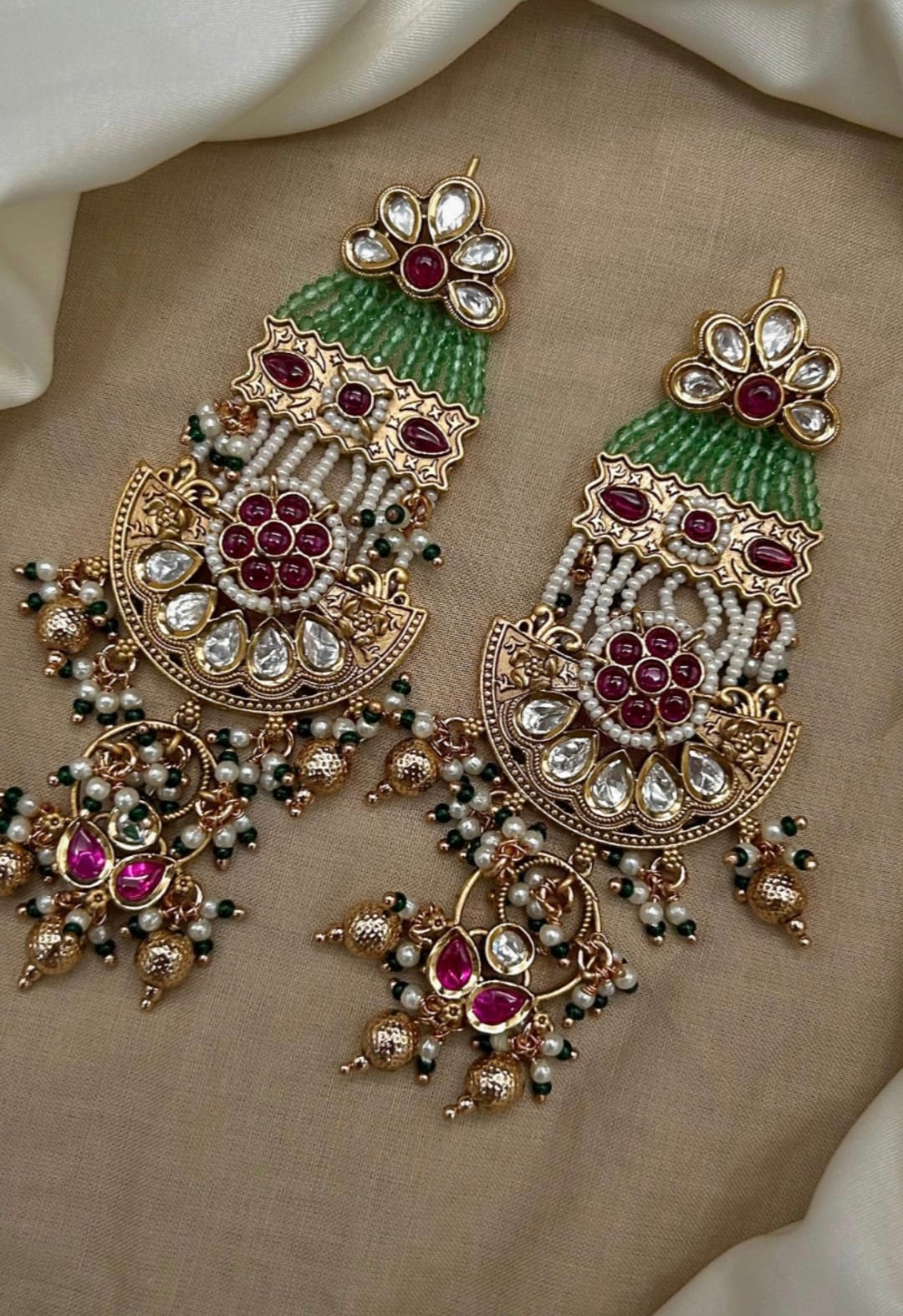 Antique Kundan Piroyi Chandbaali