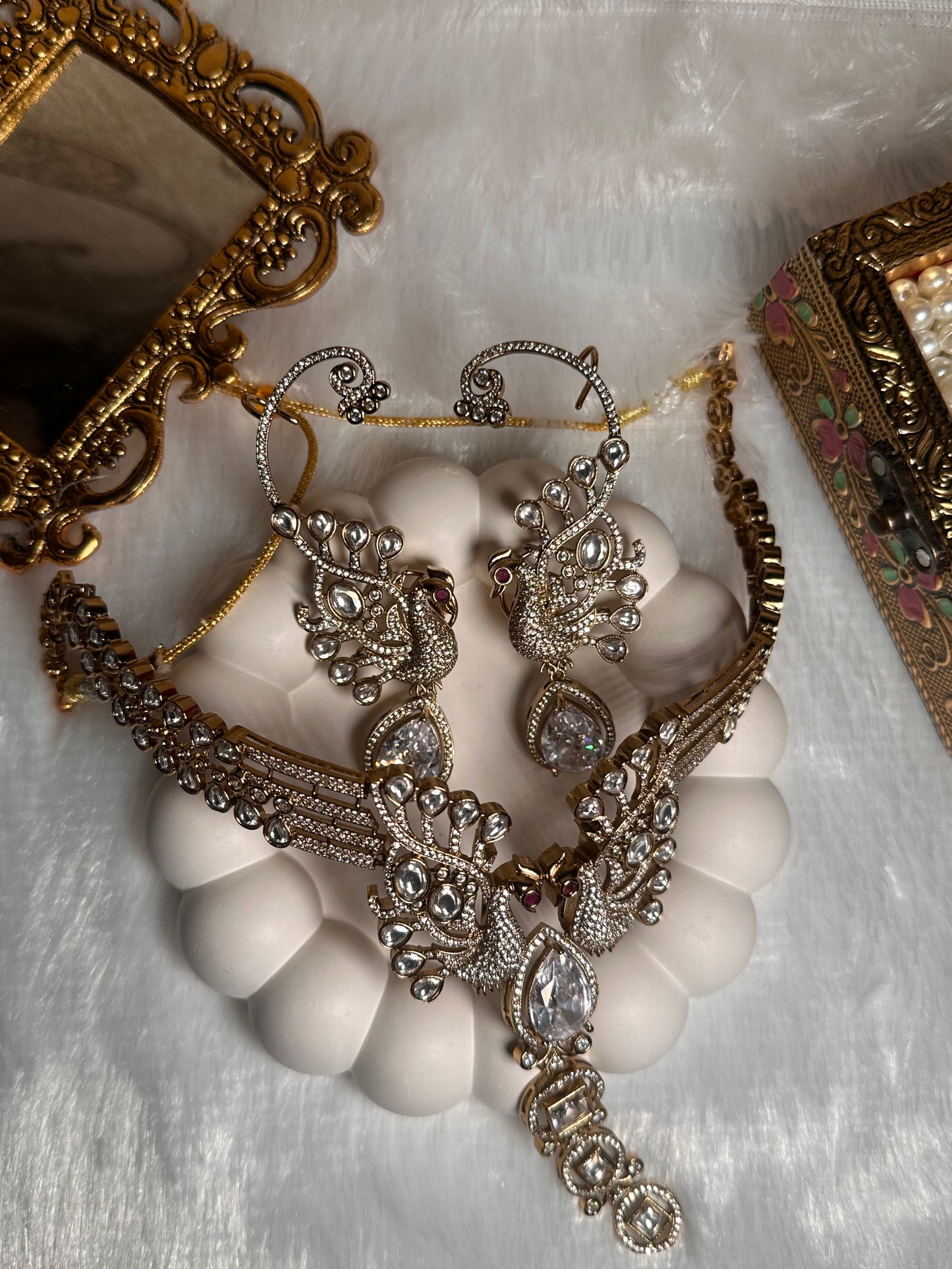 Mayur Knot AD Choker Set