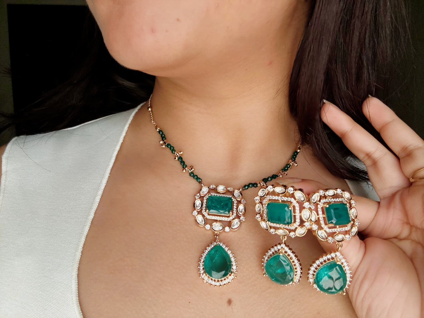 Emerald pendant set