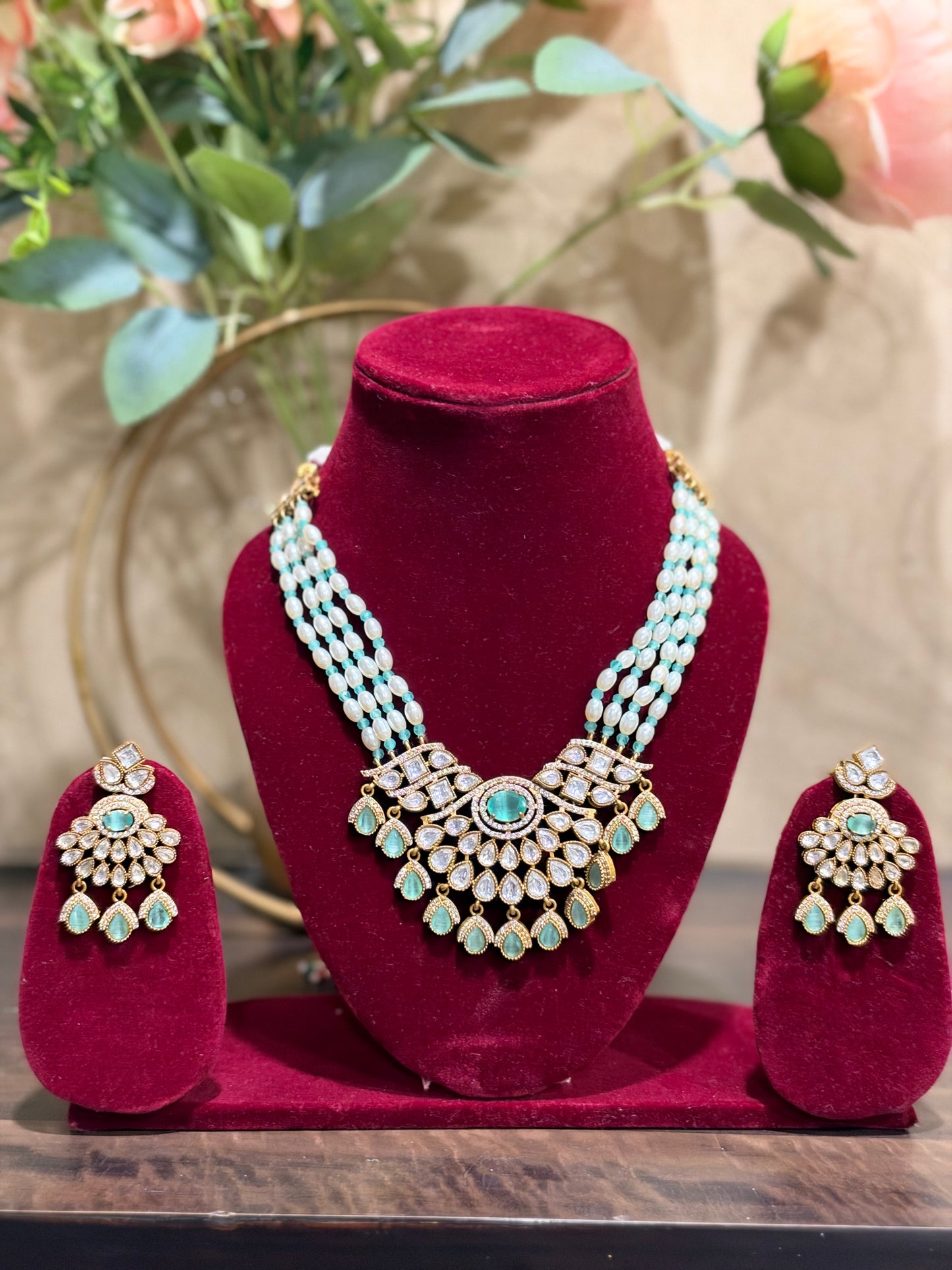 Sunheri Moti Kundan Necklace set