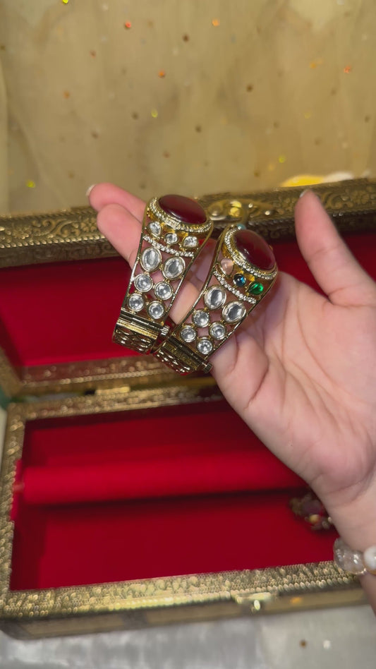 Laal Bangadi Kundan Bracelet